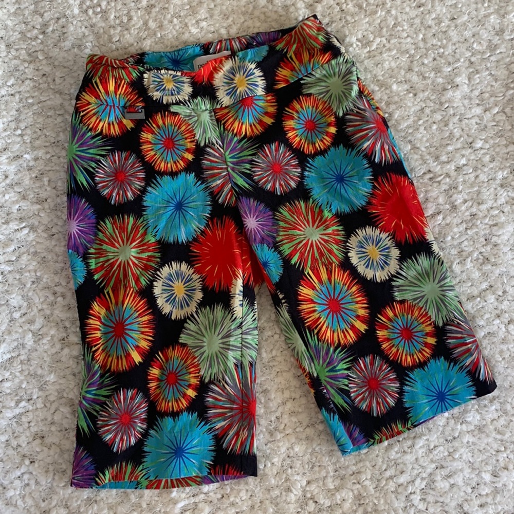 Peck & Peck Bermuda Shorts, Fireworks pattern pull-on, Size 4